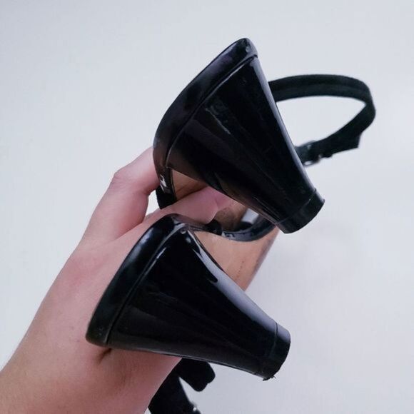 Donald J Pliner - Picture 4 of 6